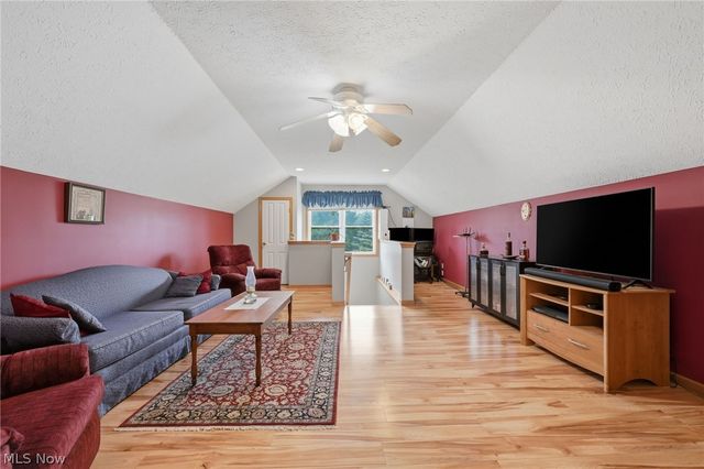 4901 Roscommon Drive, Brunswick, OH 44212