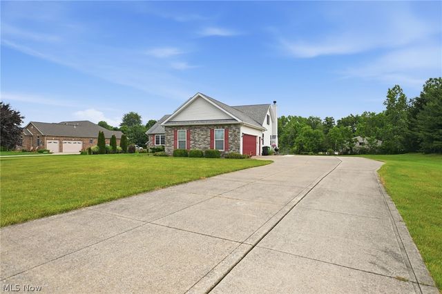 4901 Roscommon Drive, Brunswick, OH 44212