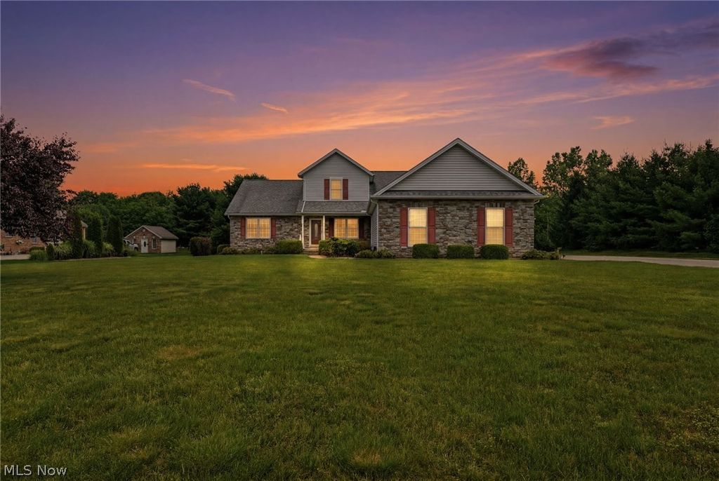 4901 Roscommon Drive, Brunswick, OH 44212