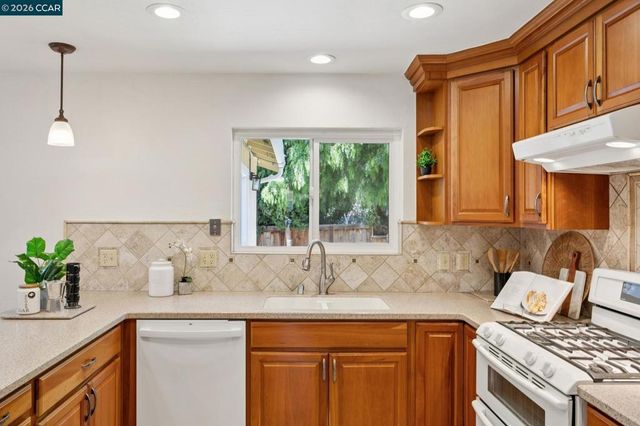 3706 Edmonton Way, Concord, CA 94520