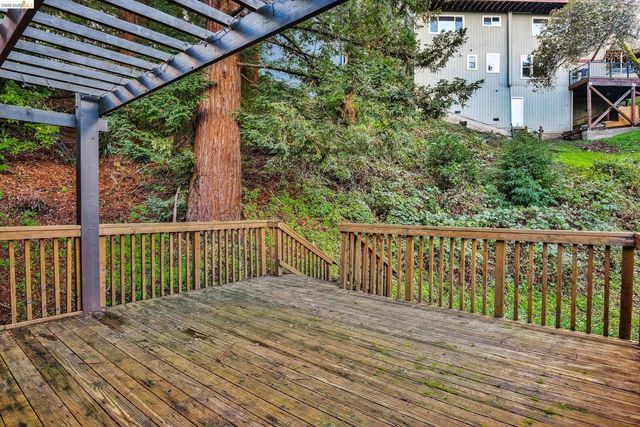 9 Wildwood Road, Orinda, CA 94563