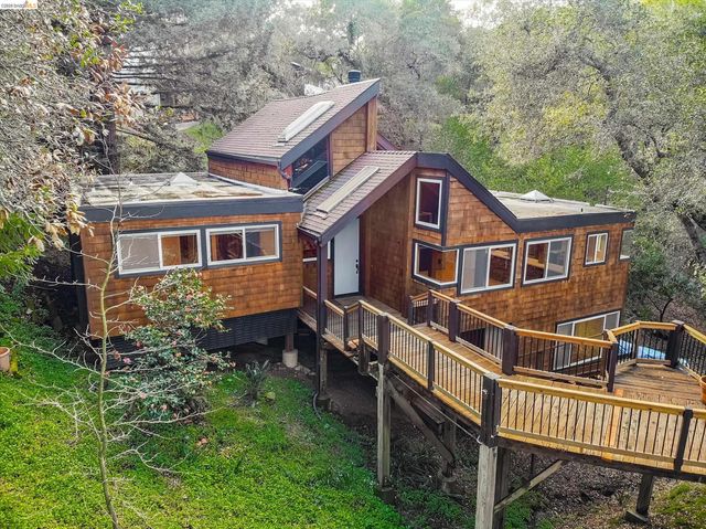 9 Wildwood Road, Orinda, CA 94563