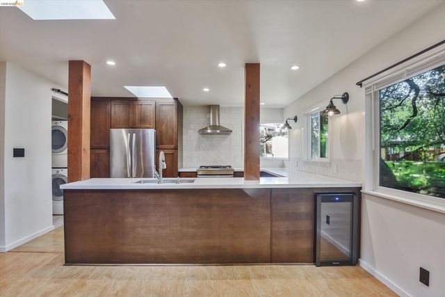 9 Wildwood Road, Orinda, CA 94563