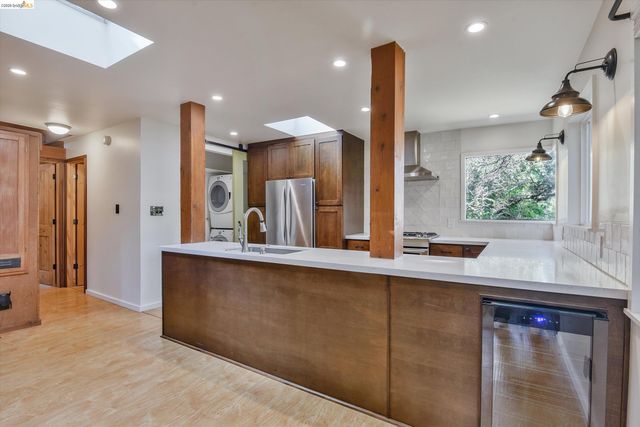 9 Wildwood Road, Orinda, CA 94563