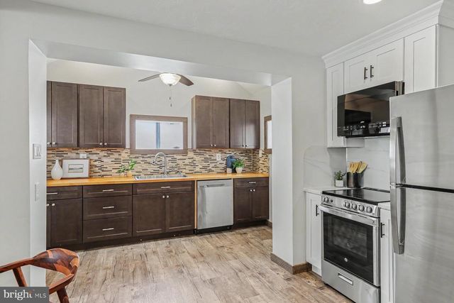 418 E MAIN STREET, Shiremanstown, PA 17011