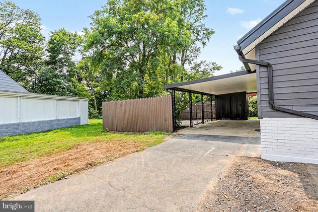418 E MAIN STREET, Shiremanstown, PA 17011