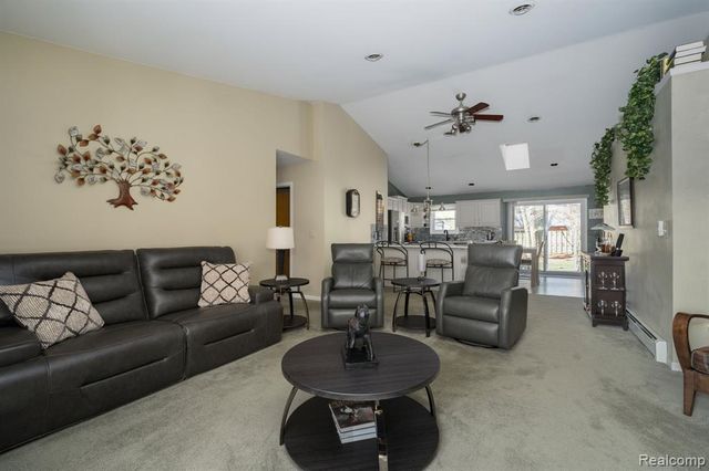 2941 Silverhill Drive, Waterford, MI 48329