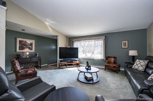 2941 Silverhill Drive, Waterford, MI 48329