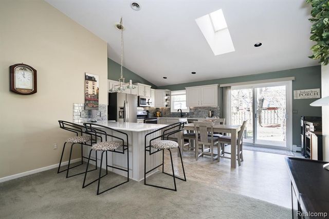 2941 Silverhill Drive, Waterford, MI 48329