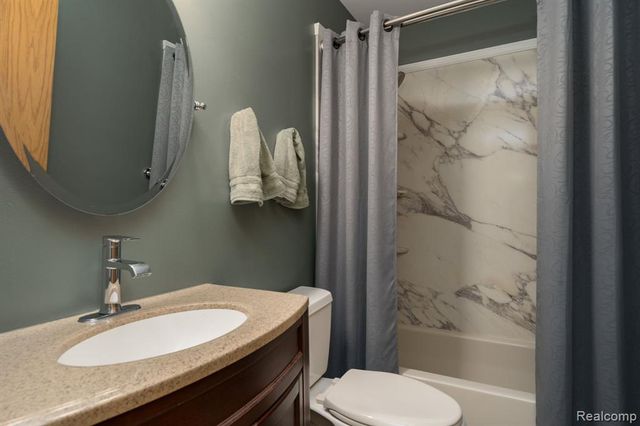 2941 Silverhill Drive, Waterford, MI 48329