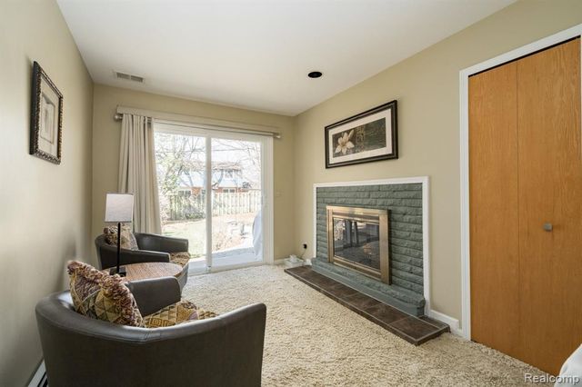 2941 Silverhill Drive, Waterford, MI 48329