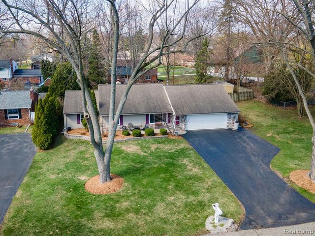 2941 Silverhill Drive, Waterford, MI 48329