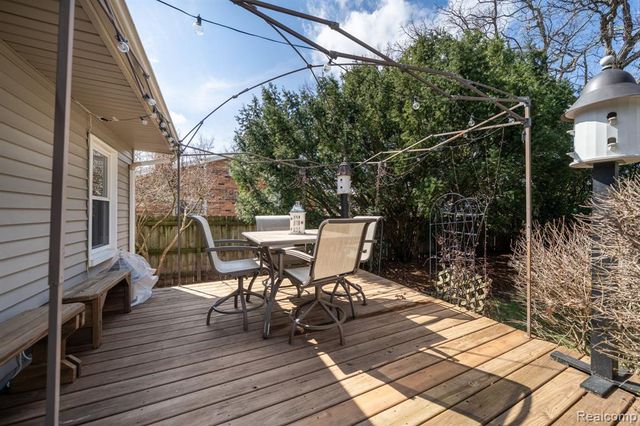 2941 Silverhill Drive, Waterford, MI 48329