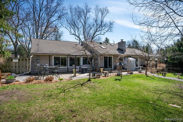 2941 Silverhill Drive, Waterford, MI 48329