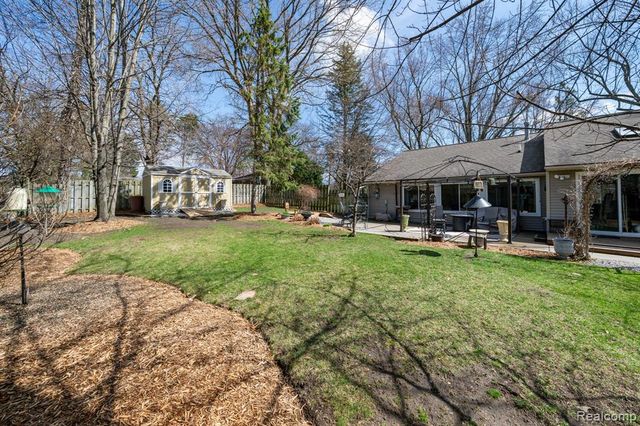 2941 Silverhill Drive, Waterford, MI 48329