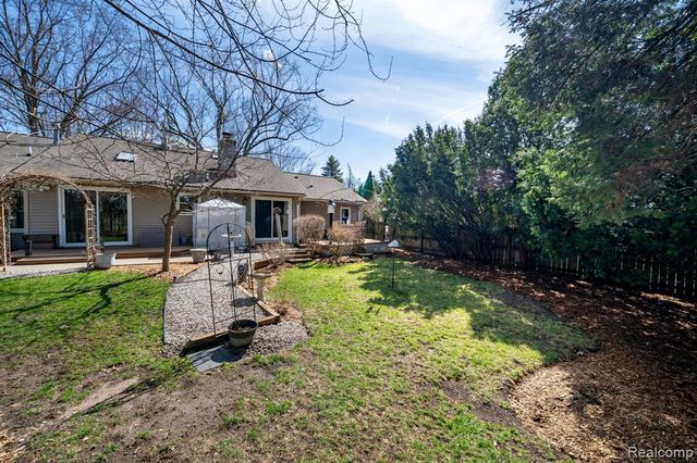 2941 Silverhill Drive, Waterford, MI 48329