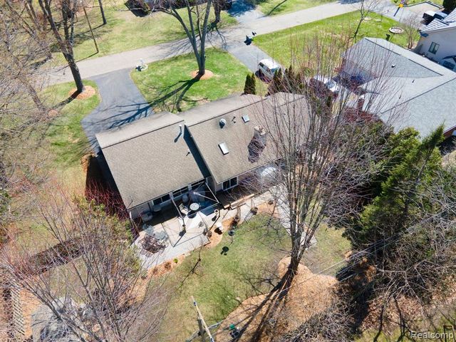 2941 Silverhill Drive, Waterford, MI 48329