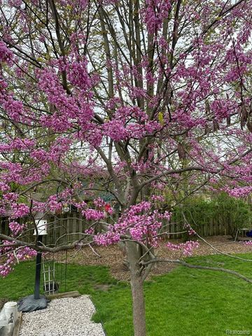 2941 Silverhill Drive, Waterford, MI 48329