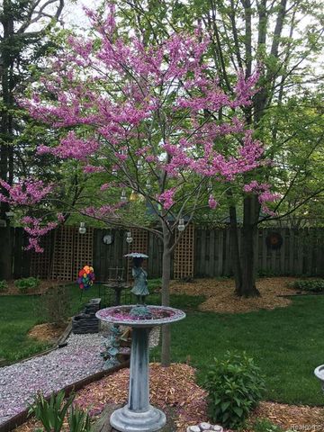 2941 Silverhill Drive, Waterford, MI 48329