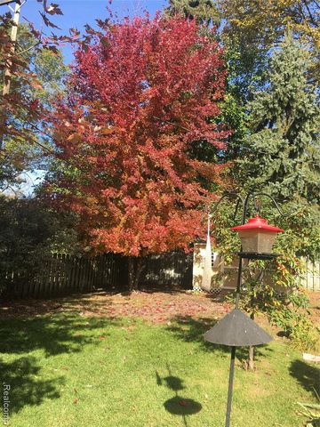 2941 Silverhill Drive, Waterford, MI 48329