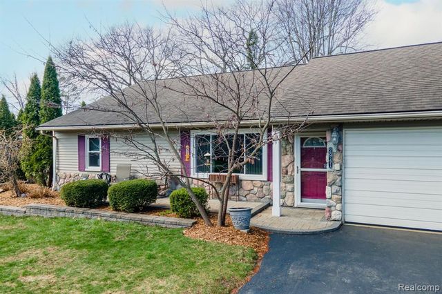 2941 Silverhill Drive, Waterford, MI 48329