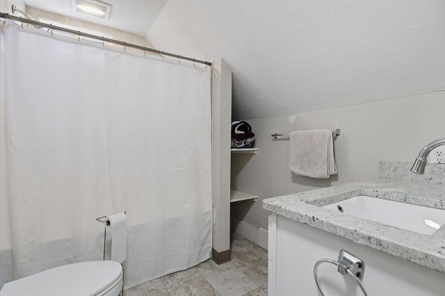 66 High Street, Northbridge, MA 01588