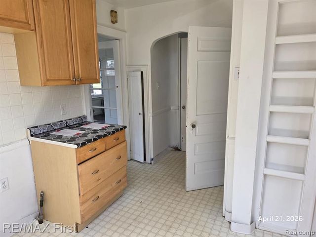 5270 Lodewyck Street, Detroit, MI 48224