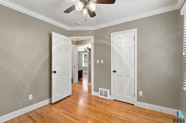 1900 S 6th Ave Avenue, Sioux Falls, SD 57105