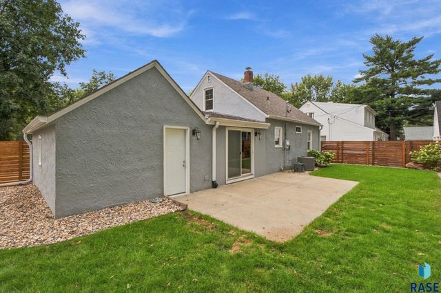 1900 S 6th Ave Avenue, Sioux Falls, SD 57105
