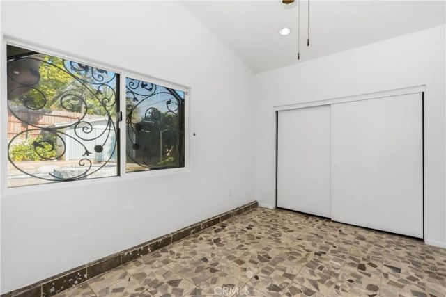 18090 Orange, Fontana, CA 92335