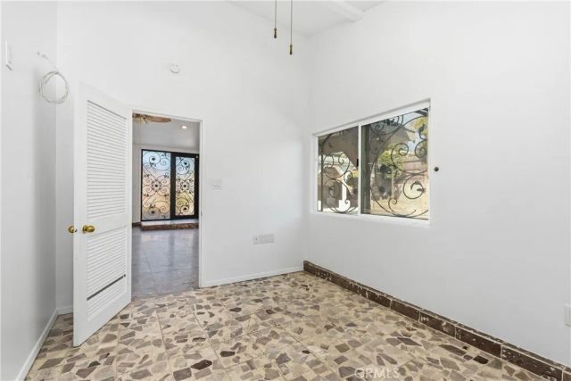 18090 Orange, Fontana, CA 92335