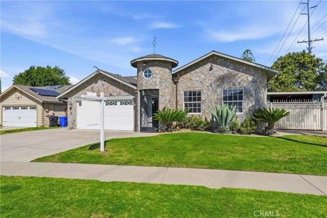 18090 Orange, Fontana, CA 92335