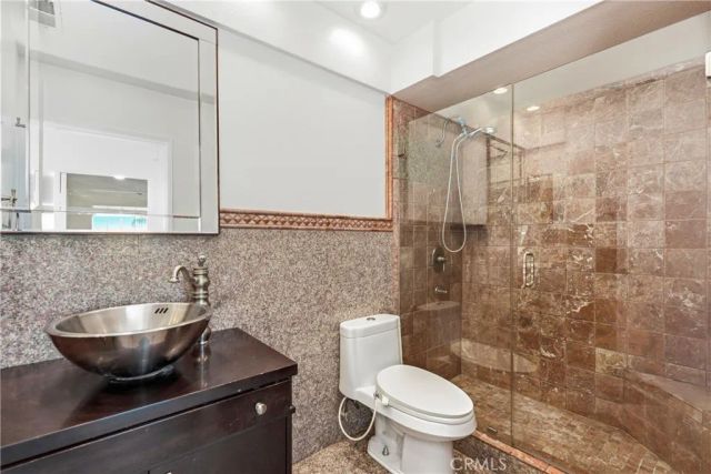 18090 Orange, Fontana, CA 92335