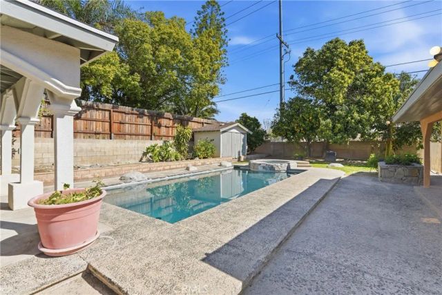 18090 Orange, Fontana, CA 92335