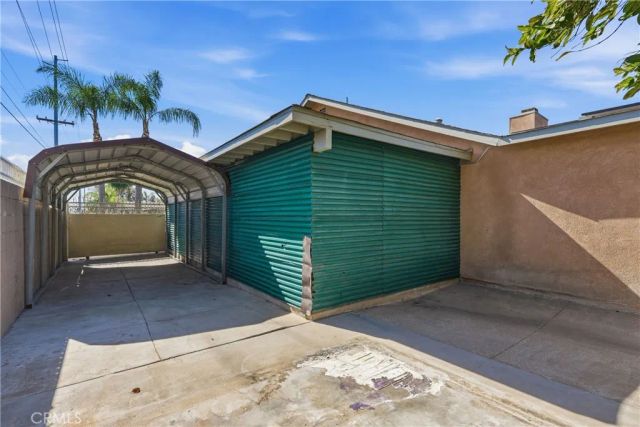 18090 Orange, Fontana, CA 92335