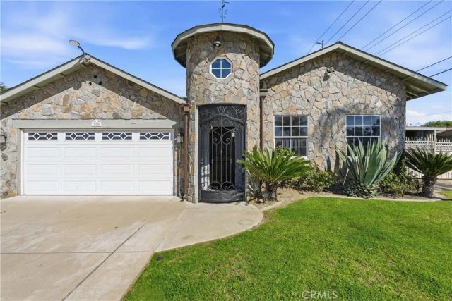 18090 Orange, Fontana, CA 92335