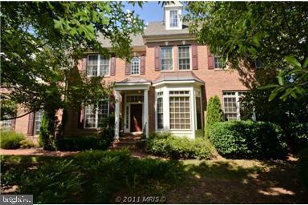 2181 HARITHY DR, Dunn Loring, VA 22027