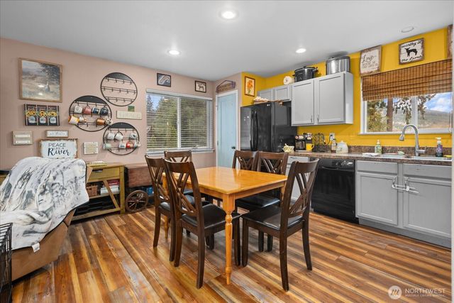 12808 E Macs Loop Road, Granite Falls, WA 98252