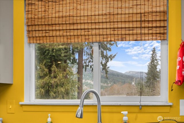 12808 E Macs Loop Road, Granite Falls, WA 98252