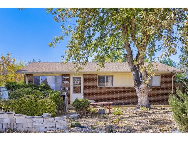 8469 Ames St, Arvada, CO 80003