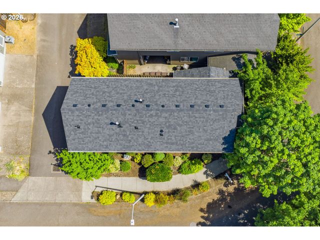 403 Ne SUTTLE Rd, Portland, OR 97211