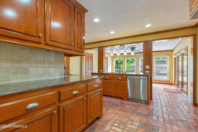 127 Alyene Drive, Lafayette, LA 70506