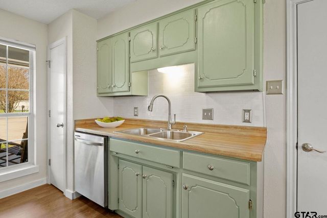 507A Fleming Street, Mt Vernon, TX 75457