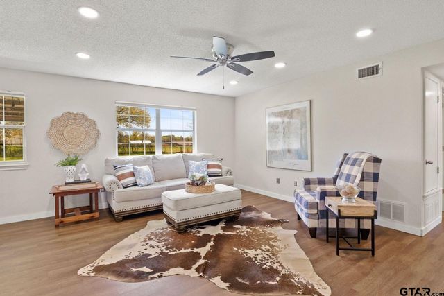 507A Fleming Street, Mt Vernon, TX 75457