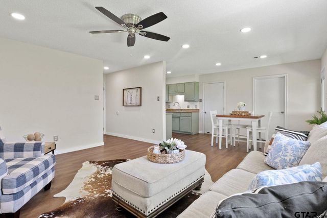 507A Fleming Street, Mt Vernon, TX 75457