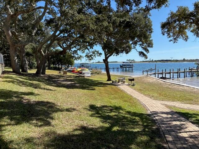 209 W Miracle Strip Parkway APT F104, Mary Esther, FL 32569