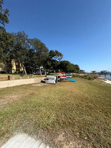 209 W Miracle Strip Parkway APT F104, Mary Esther, FL 32569