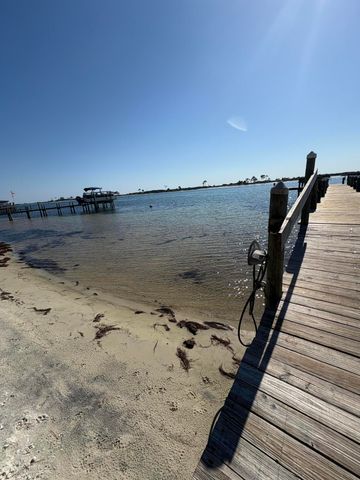 209 W Miracle Strip Parkway APT F104, Mary Esther, FL 32569