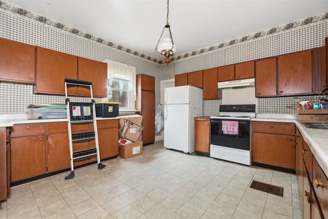 345 N Mulberry Street, Marshall, MI 49068