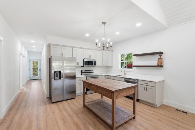 647 Forest Circle, Sparta, TN 38583
